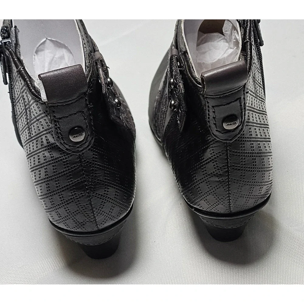 EARTH Emerald Dark Grey Soft‎ Buck Ankle Boots Side Zip Heel Womens Size 6.0